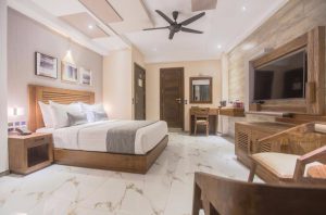 EXECUTIVE SUITE WITH OCEAN VIEW & BALCONY – Samann Grand, Male